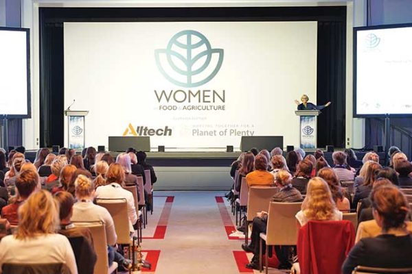 660px-1.-WFA-Summit mentorship